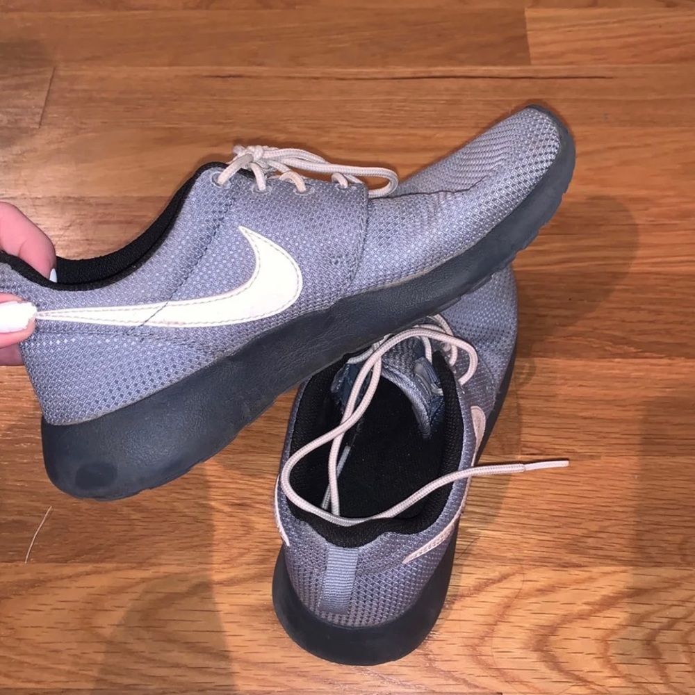 Women’s Nike Roshe Sneakers